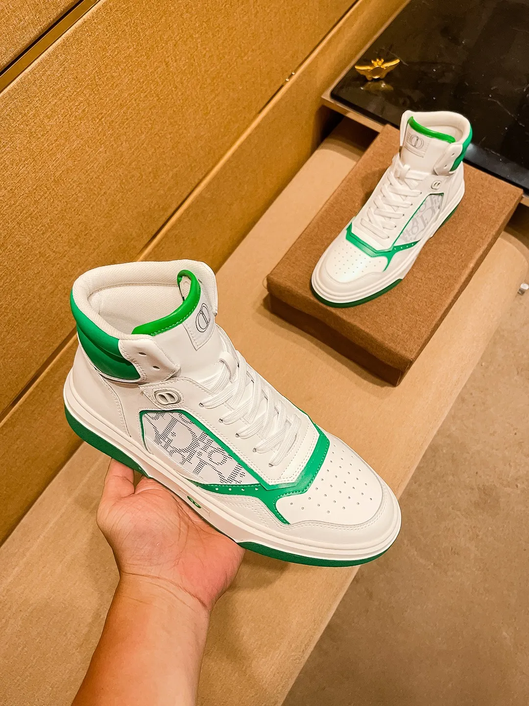 Men's shoes💰 480💰[Dior]🔥 High-end men's shoes brand official website 1:1 latest masterpiece: the upper is made of Italian imported first-layer cowhide with a comfortable and breathable lining➕original non-slip and wear-resistant outsole🔥, making walking more convenient and comfortable! An exclusive new model, a stunning work, a beautiful 1:1 replica [color] compared to the official quality! Create a fashionable personality to set off your uniqueness! A must-have for trendy men! Classic 🔥 Size: 38-44 Color: 🔥 2⃣️ colors available 🔥.